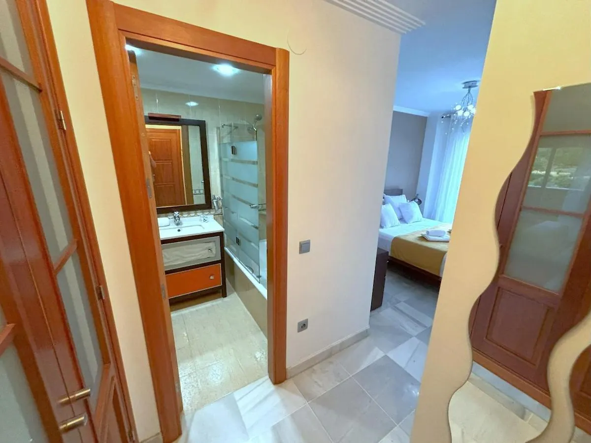 Evans Realty Bj Terraza & Garaje & 3 Habs & 2 Banos Velez Malaga Spain