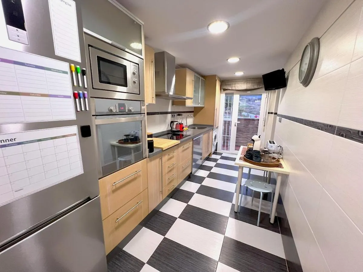 Evans Realty Bj Terraza & Garaje & 3 Habs & 2 Banos Velez Malaga 0*,