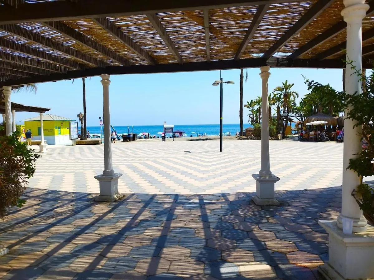 Evans Realty Bj Terraza & Garaje & 3 Habs & 2 Banos Velez Malaga Spain