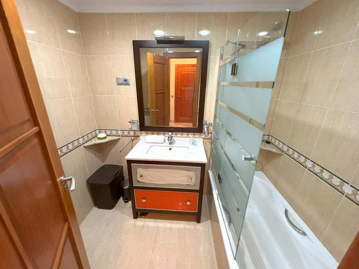 Evans Realty Bj Terraza & Garaje & 3 Habs & 2 Banos Velez Malaga 0*,
