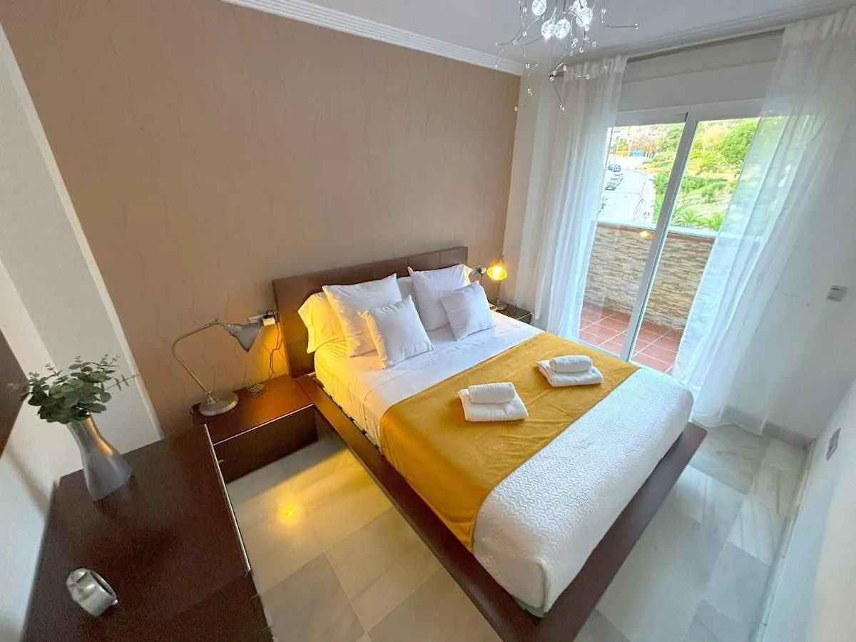 Evans Realty Bj Terraza & Garaje & 3 Habs & 2 Banos Velez Malaga